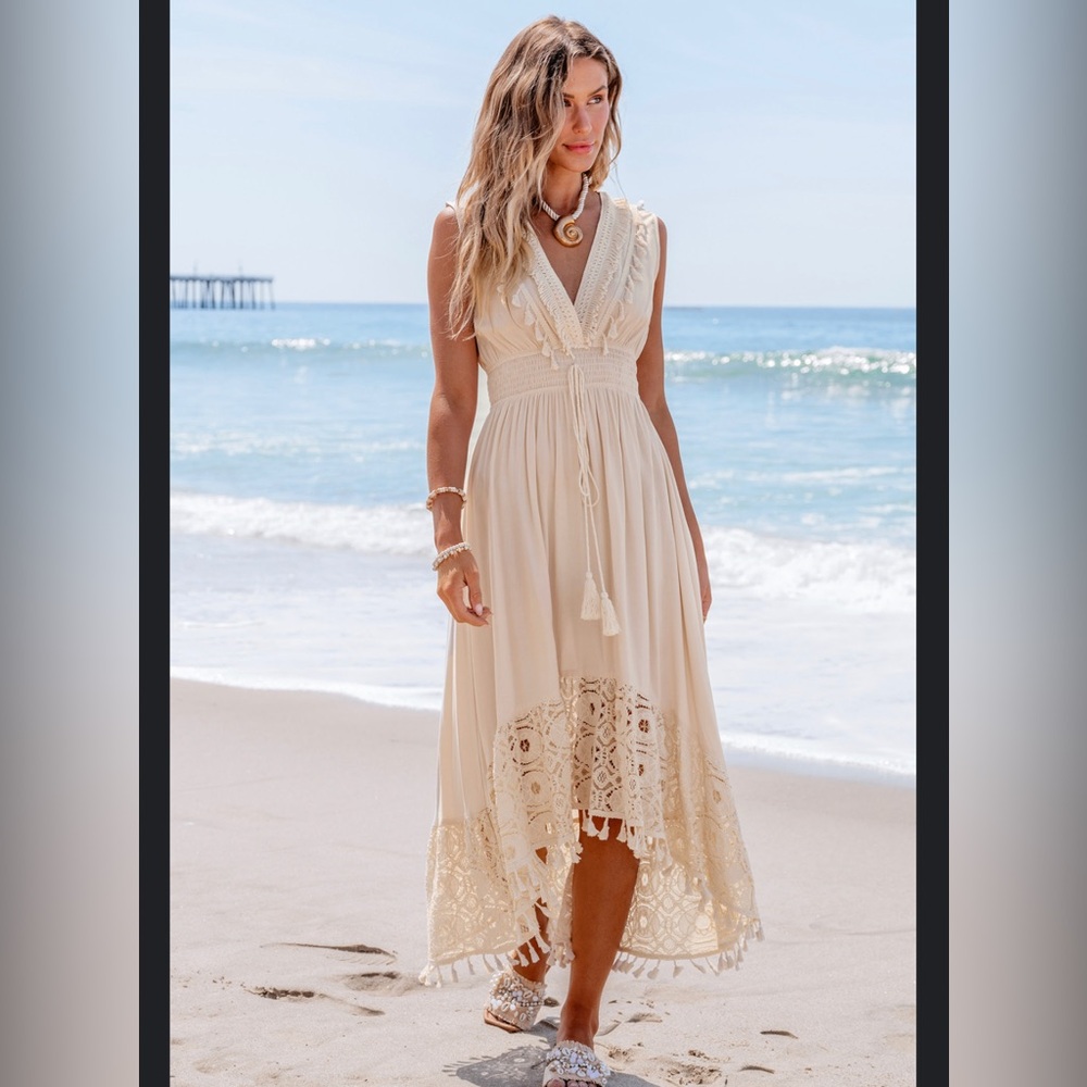 NWT🍦 Beige Lace & Tassel Sleeveless Midi Dress🍦